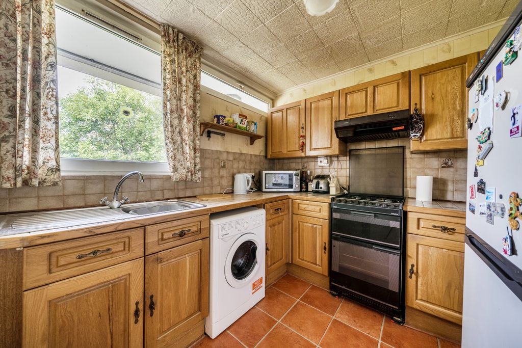 Property photo 3 of 12 4345032