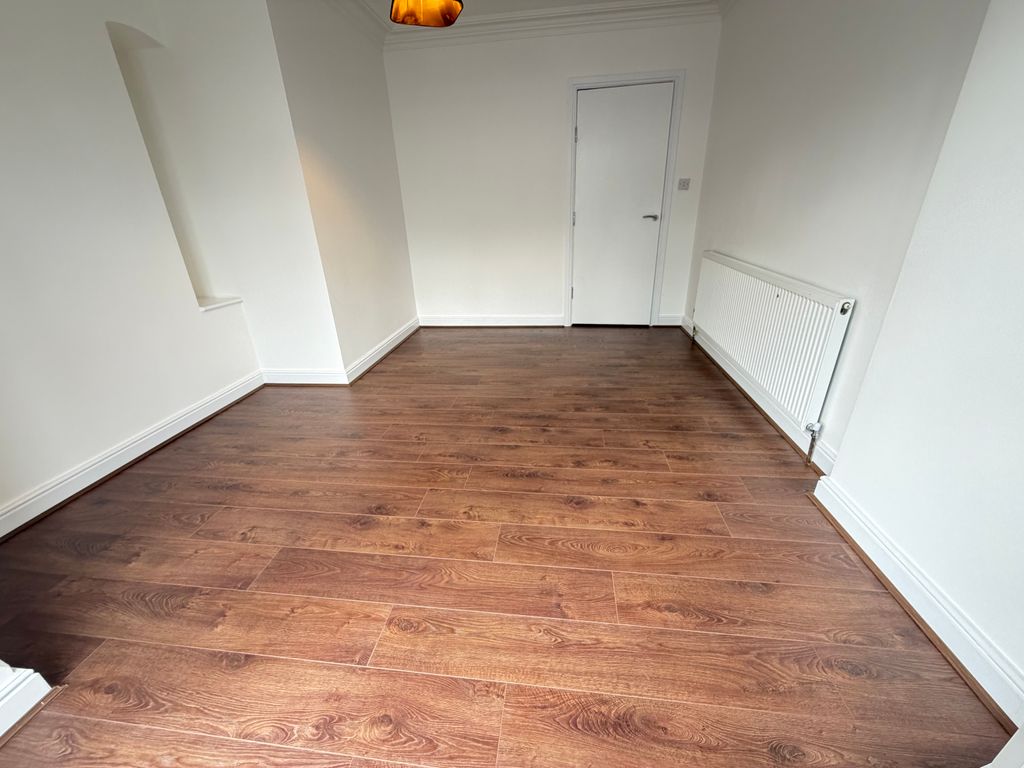 Property photo 3 of 8 Image