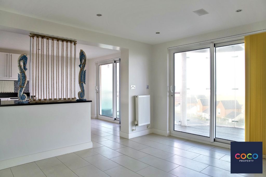Property photo 3 of 13 5600104