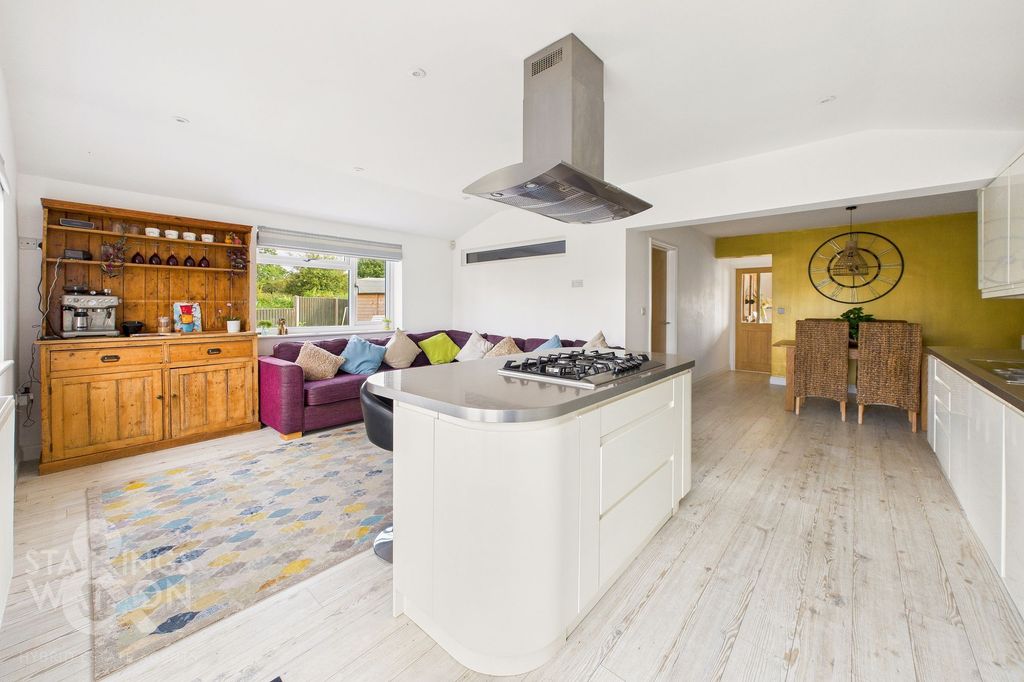 Property photo 3 of 30