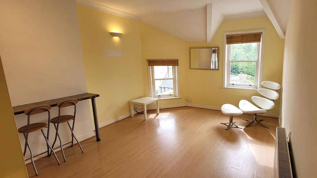 Property photo 2 of 9 Picture No. 25
