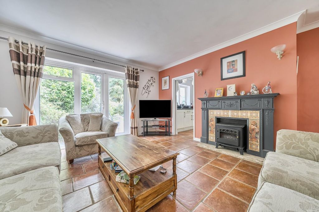 Property photo 3 of 25 1359905-7-68d82cd924A45.Jpg