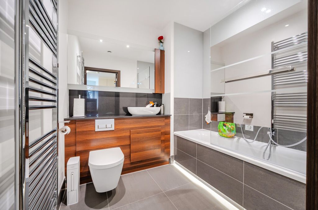 Property photo 3 of 22 1401239-1-6978B64...