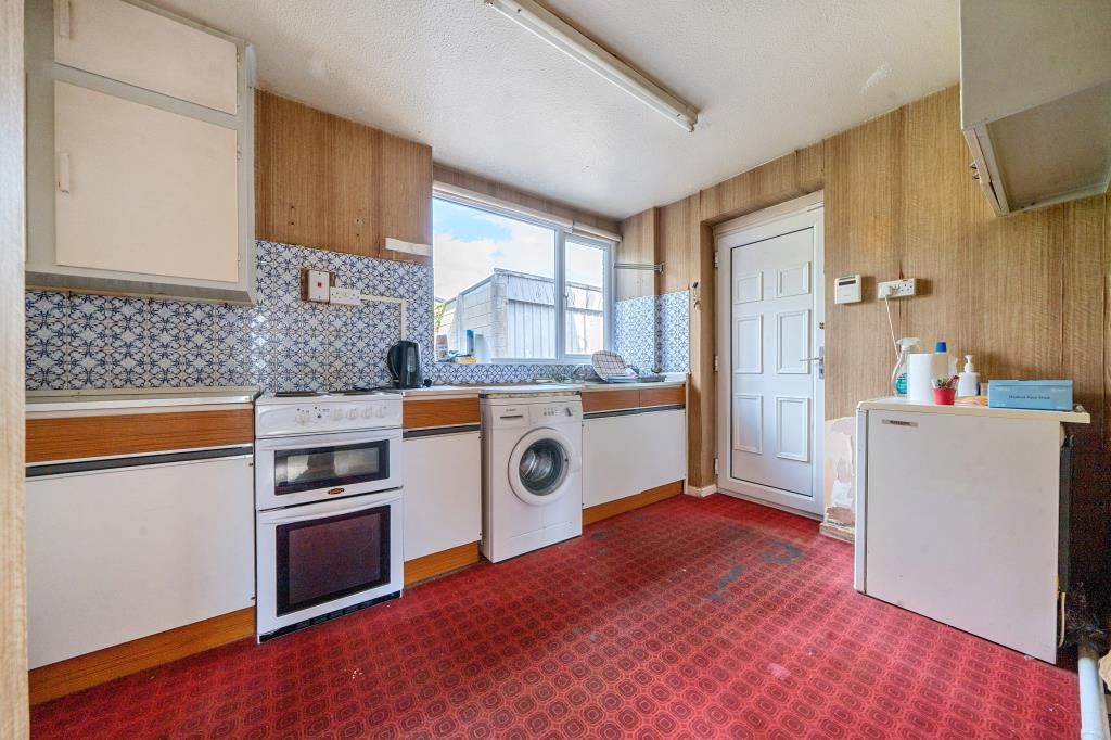 Property photo 2 of 20 Kitchen