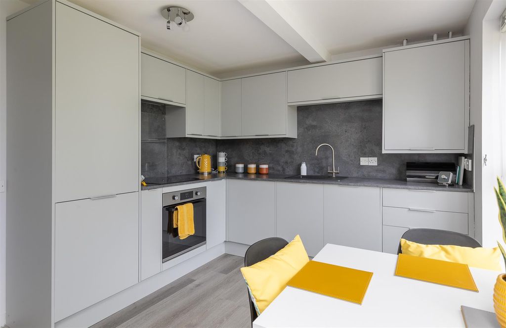 Property photo 2 of 25 Interior