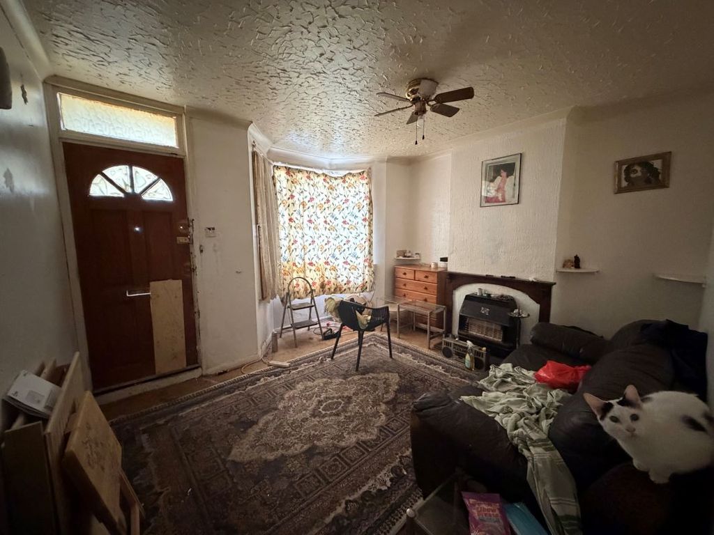 Property photo 3 of 6