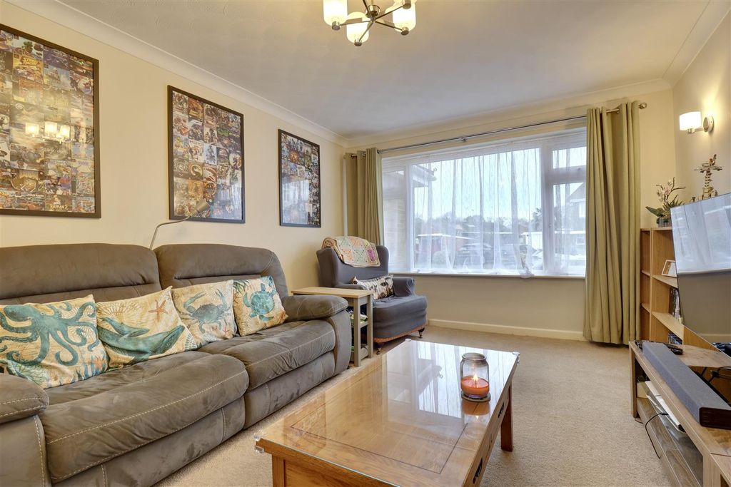 Property photo 3 of 17 Living Room