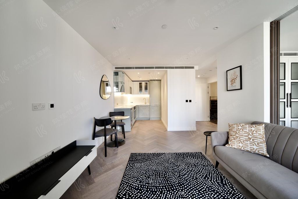 Property photo 2 of 11 Living Room