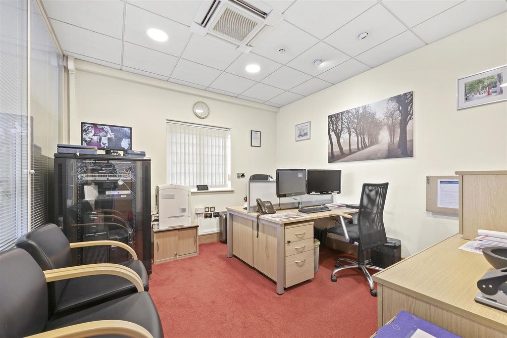 Property photo 3 of 10 4D4A2235.Jpg