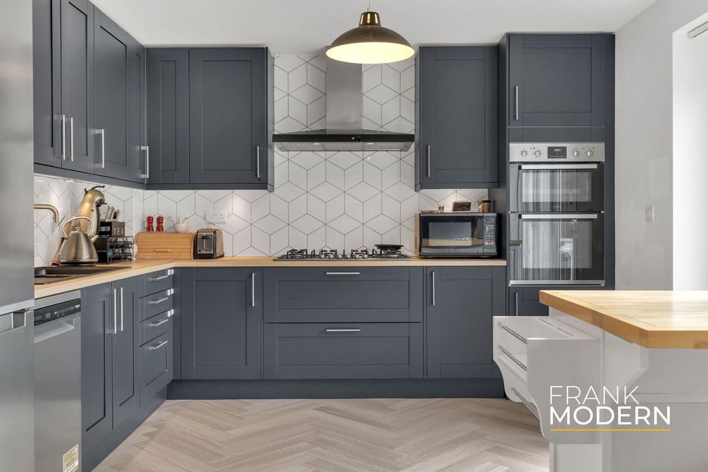 Property photo 3 of 53 Kitchen / Diner