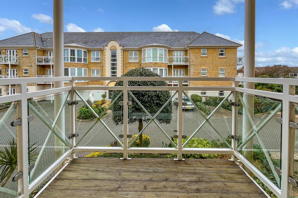 Property photo 2 of 18 Picture No. 27