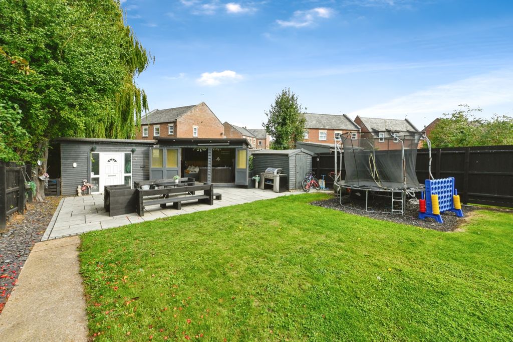 Property photo 3 of 21 8057