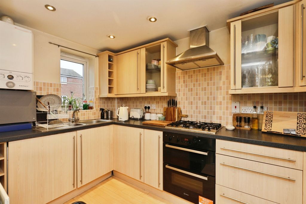 Property photo 2 of 11