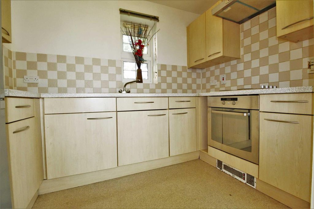 Property photo 3 of 7