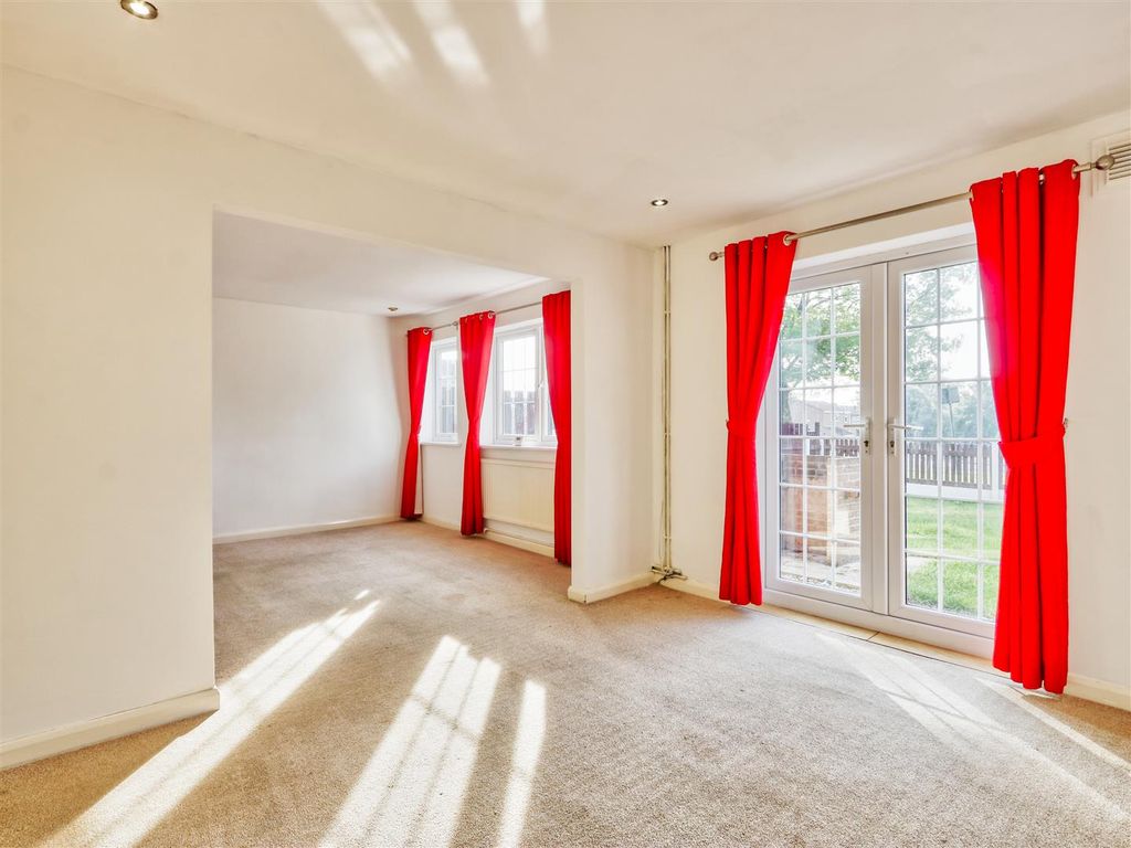 Property photo 3 of 11 Lounge Diner