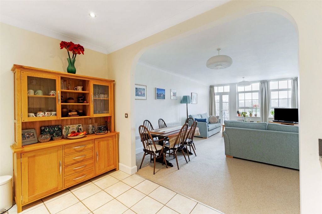 Property photo 3 of 11 Sitting Room