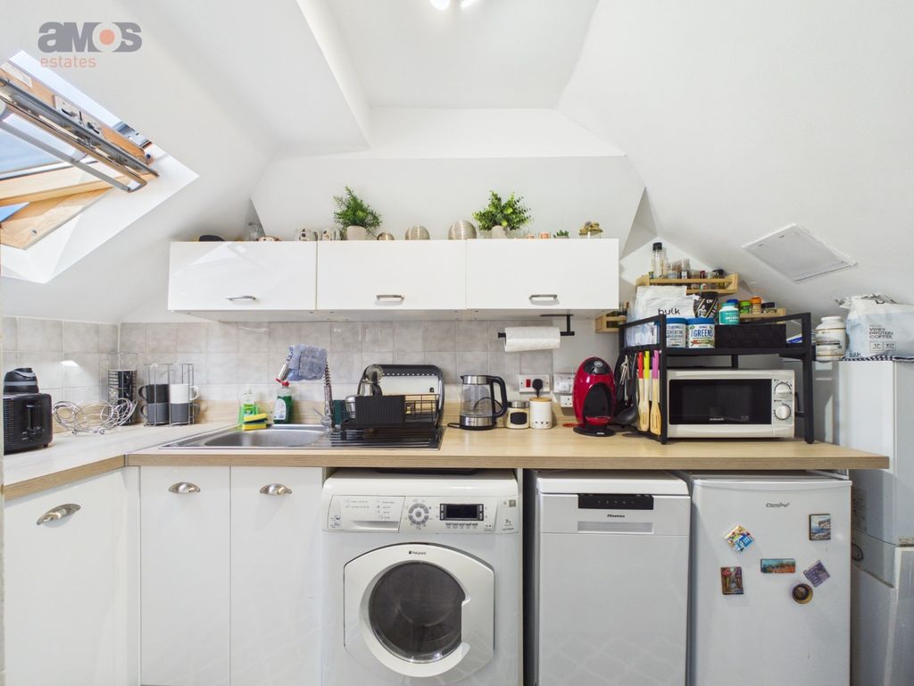 Property photo 2 of 11 5424256