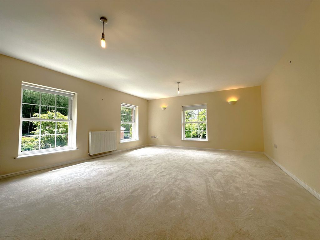 Property photo 2 of 8 Open Plan Living