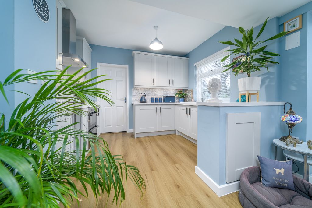 Property photo 3 of 27 Kitchen Diner-1