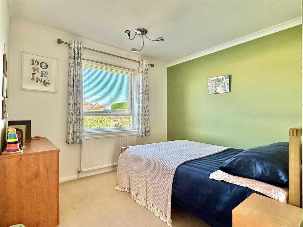 Additional image 11 of 2 bed flat for saleManderley, Sea Road, Milford On Sea, Lymington SO41