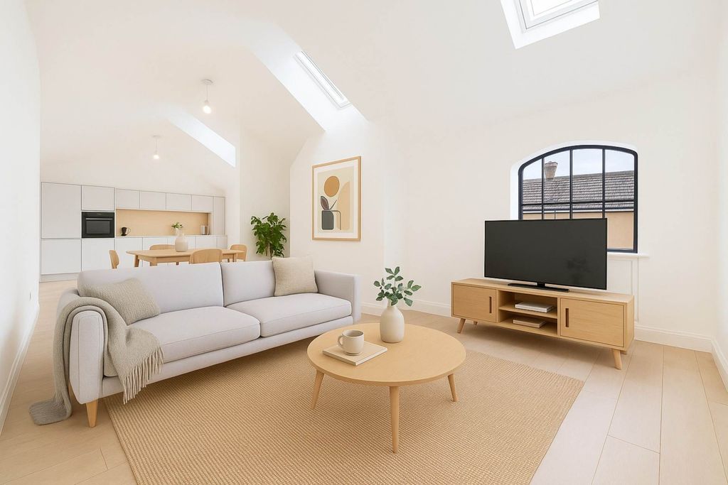 Property photo 2 of 19