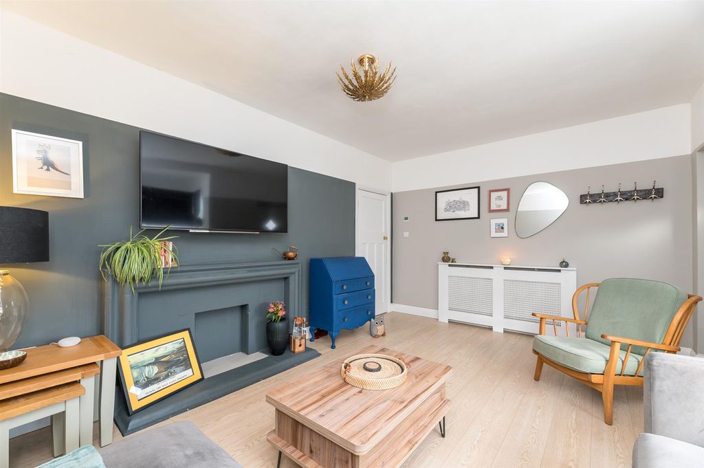 Property photo 3 of 27 Sitting Room