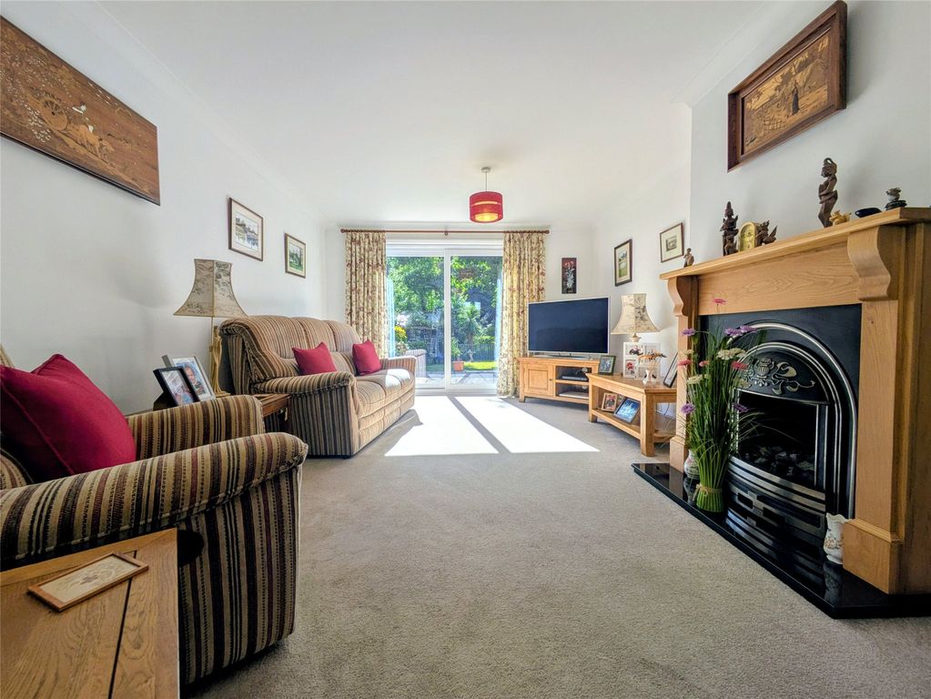 Property photo 2 of 29 Picture No. 12