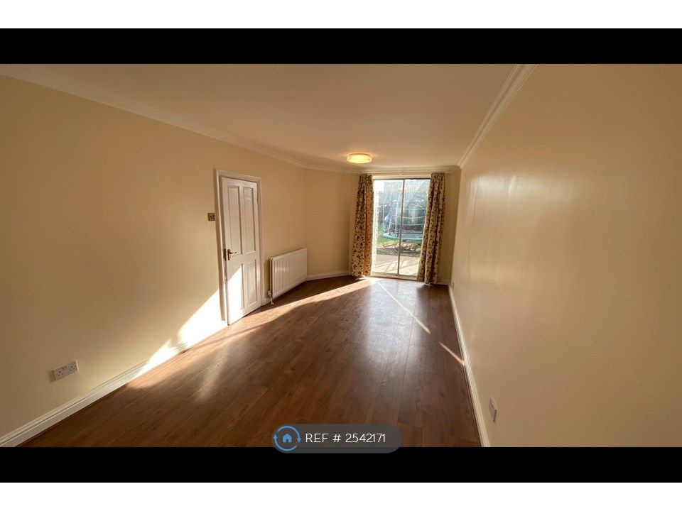 Property photo 2 of 21 Living Room 2