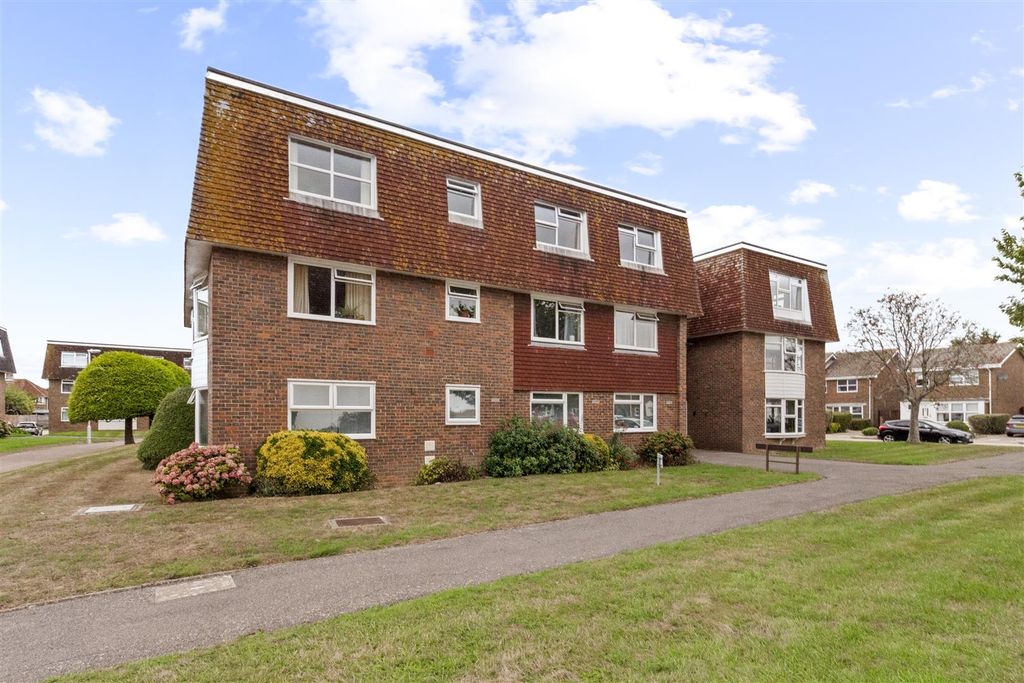 Property photo 1 of 18 96 Westlake Gardens-016.Jpg