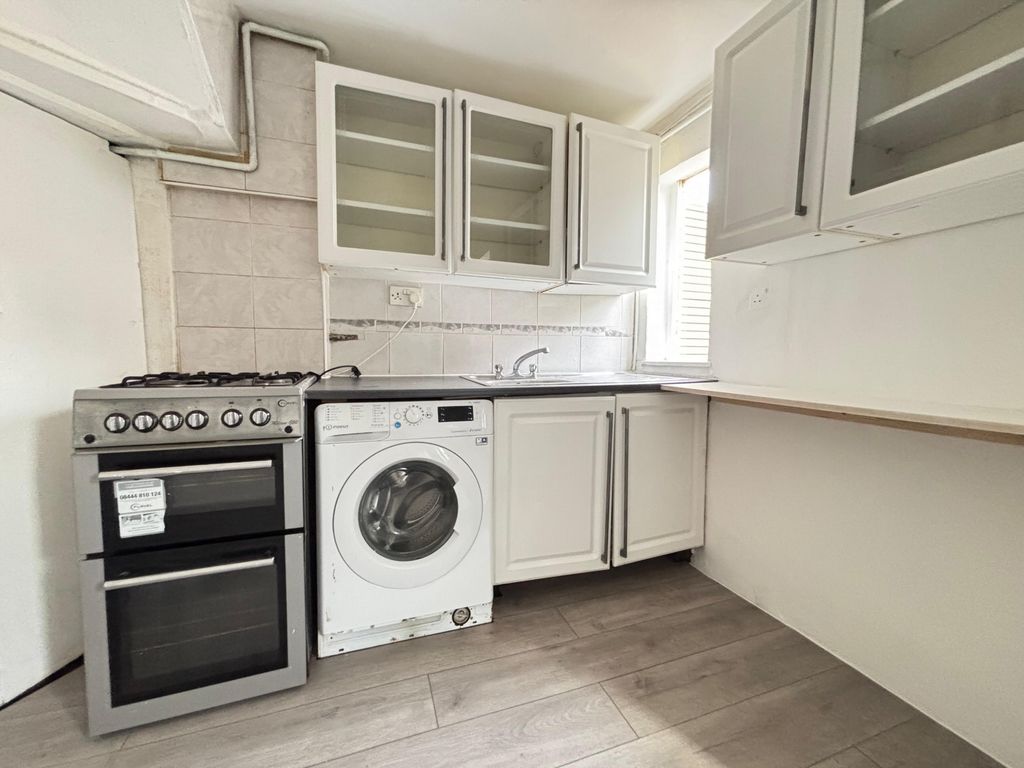 Property photo 3 of 11 Photo 7