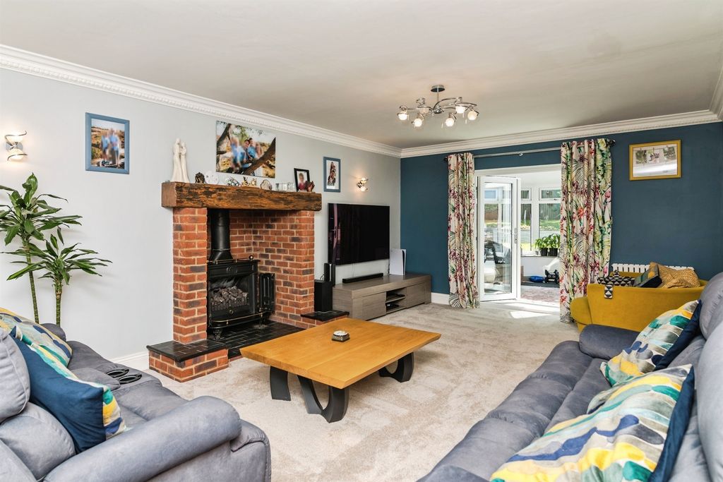 Property photo 2 of 17