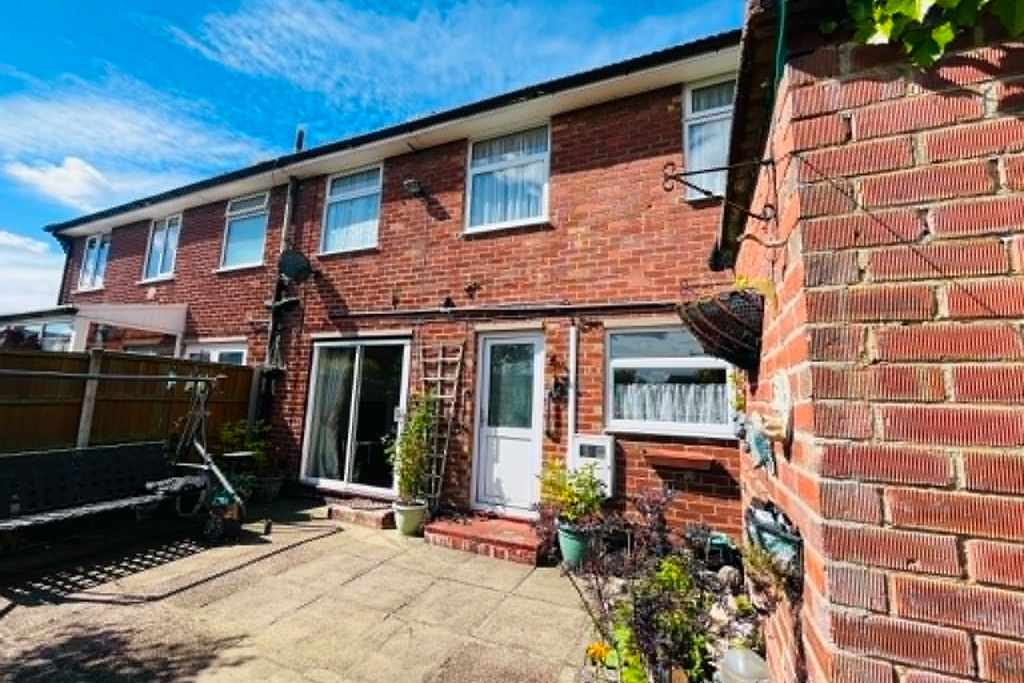 Property photo 2 of 23