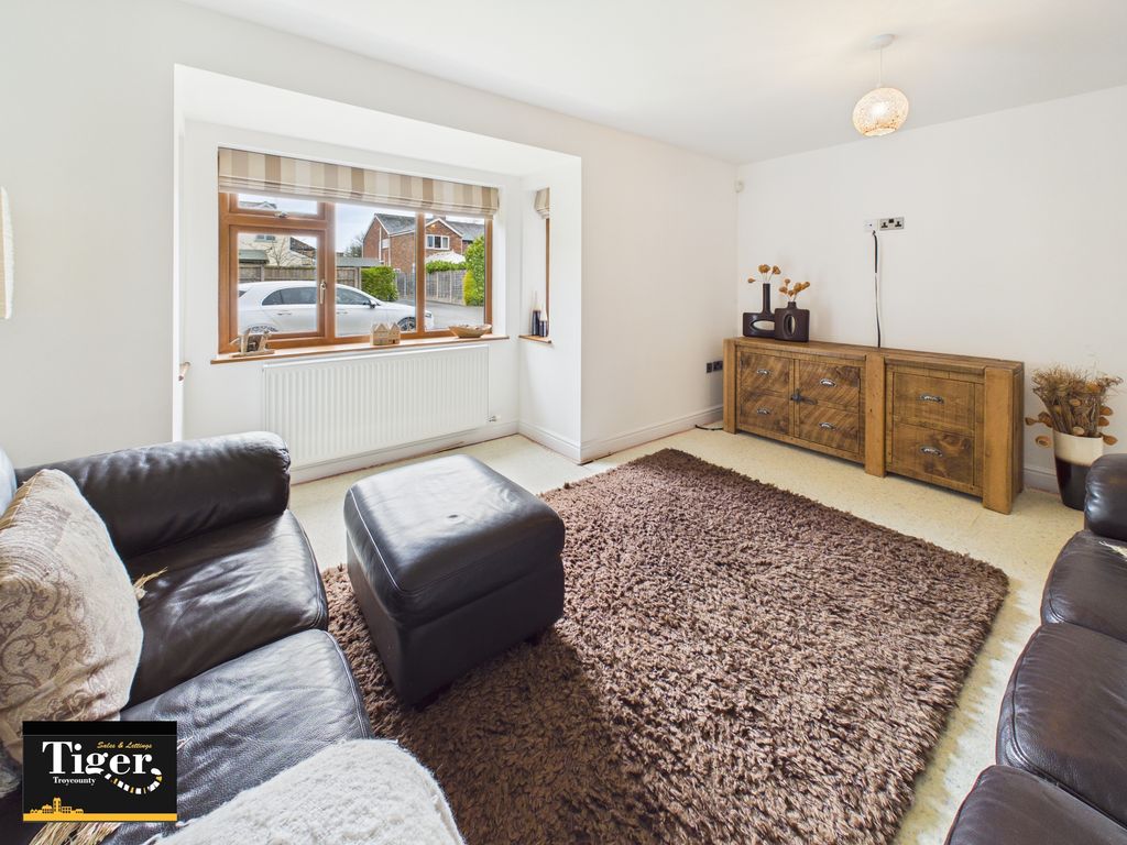 Property photo 3 of 21 Cam01931G0-Pr0351-Still002