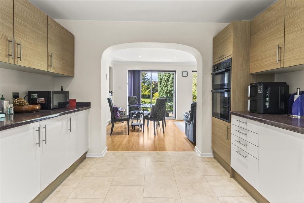 Additional image 13 of 4 bed detached house for saleChurch Street, Willingdon, Eastbourne BN22