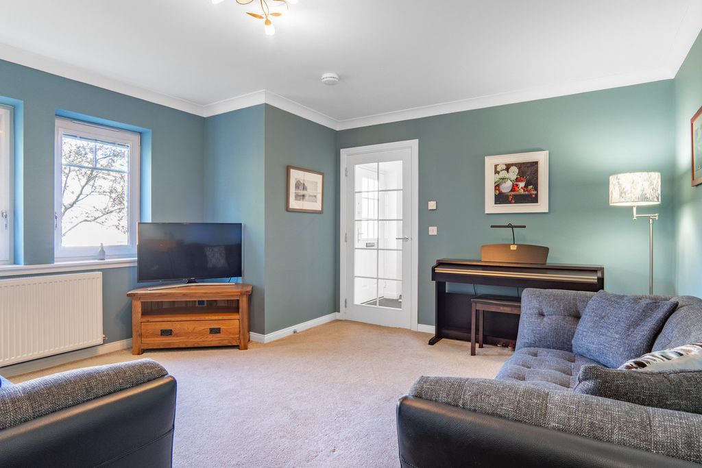 Property photo 3 of 47