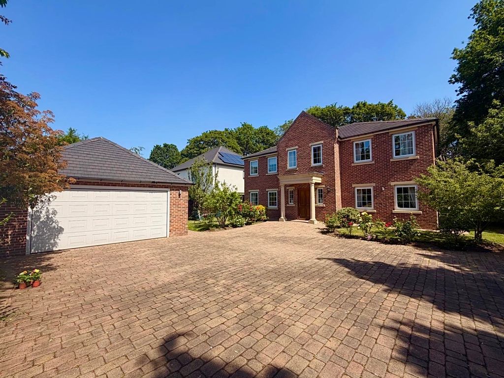 4 bed detached house for saleSt. Wilfrids Road, Bessacarr, Doncaster DN4