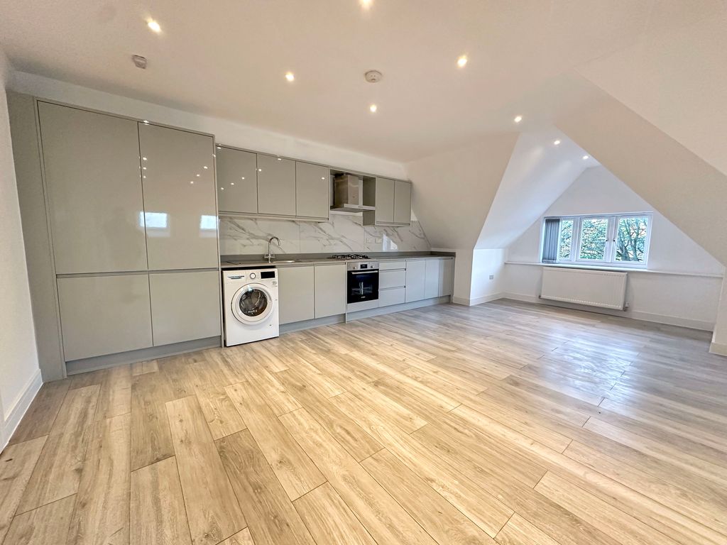 Property photo 1 of 13 Photo 11