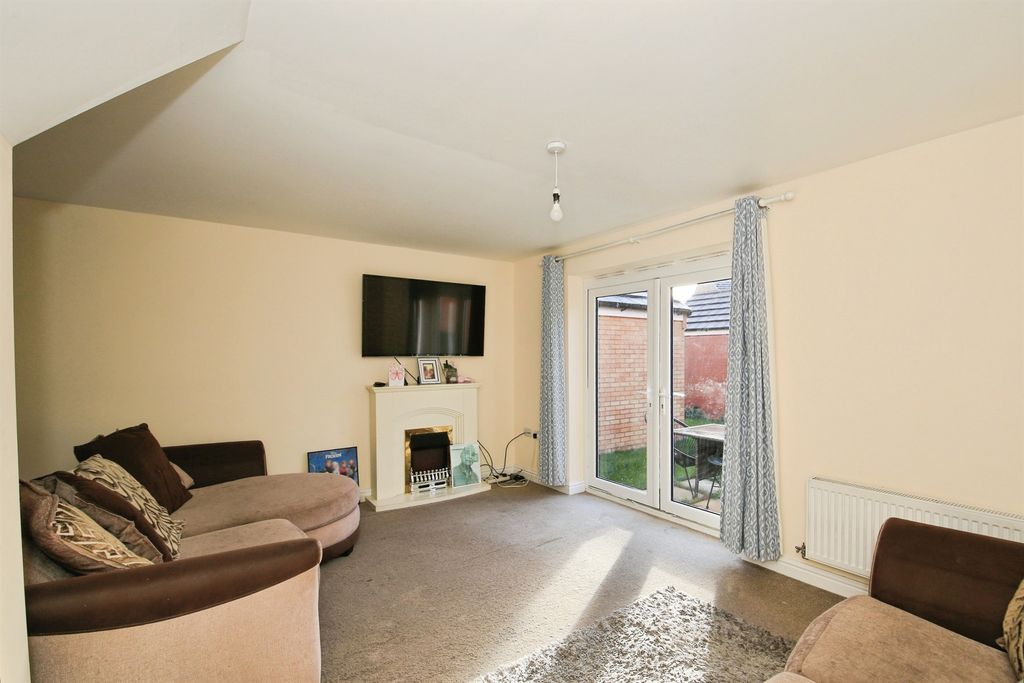 Property photo 3 of 17