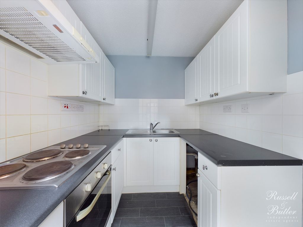 Property photo 3 of 8 Cam00829P1-Pr0181-Still05