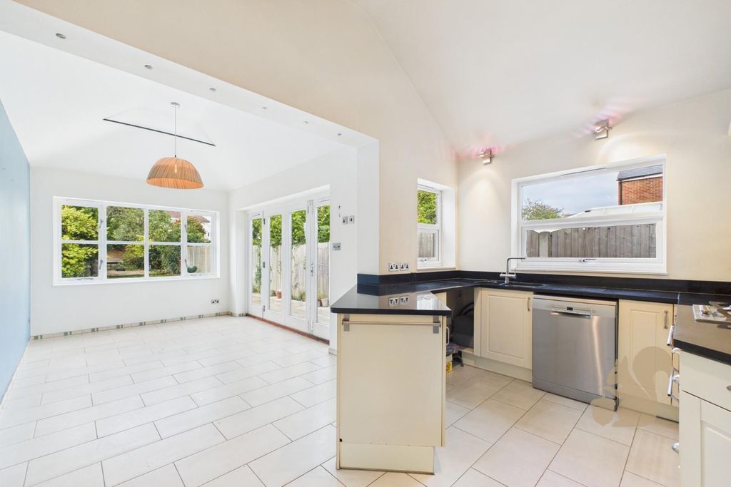 Property photo 2 of 26 Cam01659G0-Pr0624-Still009.Jpg