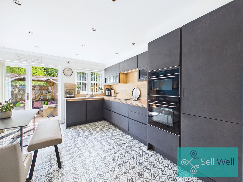 Property photo 2 of 33 Kitchen Diner