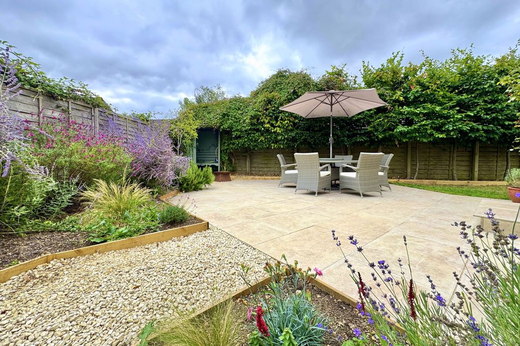 Property photo 2 of 18