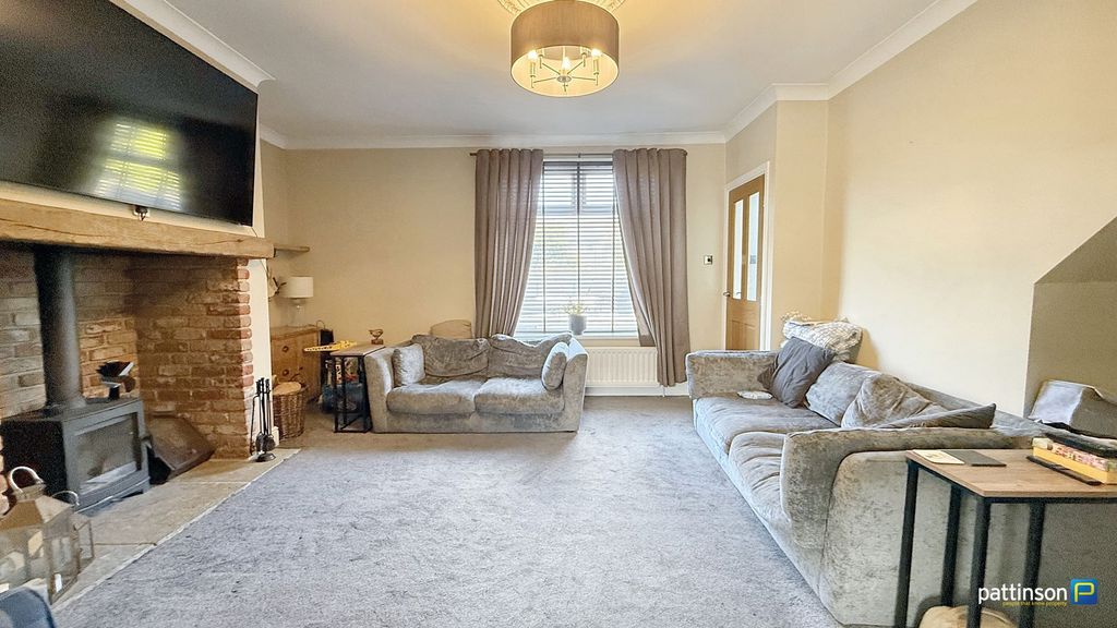 Property photo 2 of 31