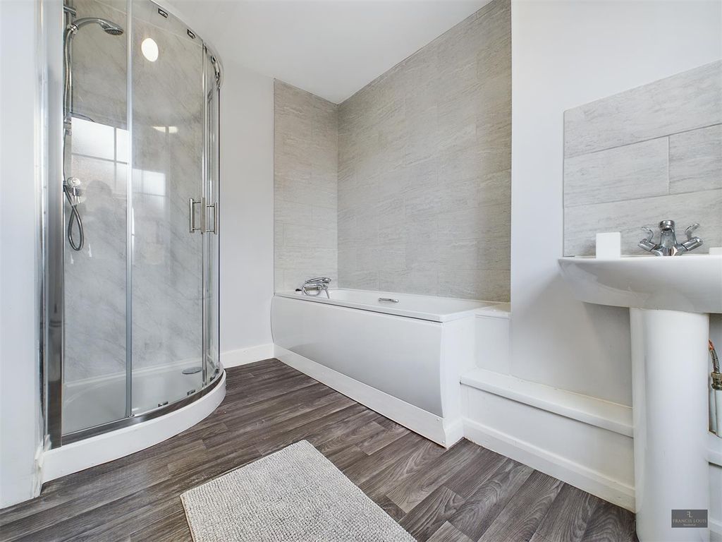 Property photo 3 of 10 Cam01856G0-Pr0023-Still004.Jpg