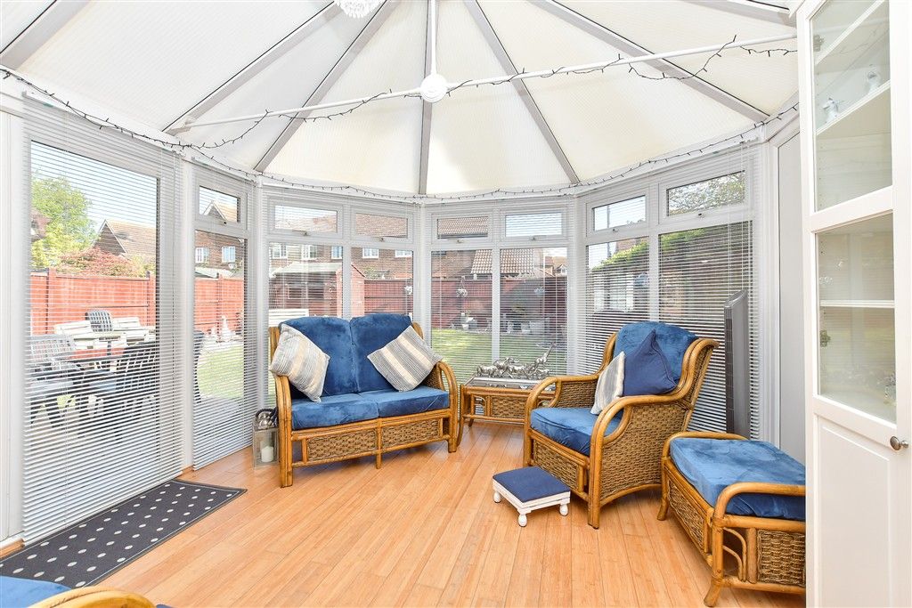 Property photo 1 of 17 Conservatory