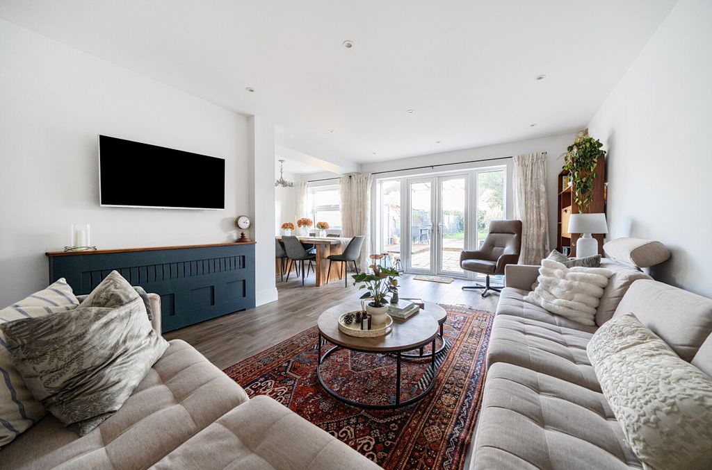 Property photo 3 of 18 1400306-25-6973Ae...