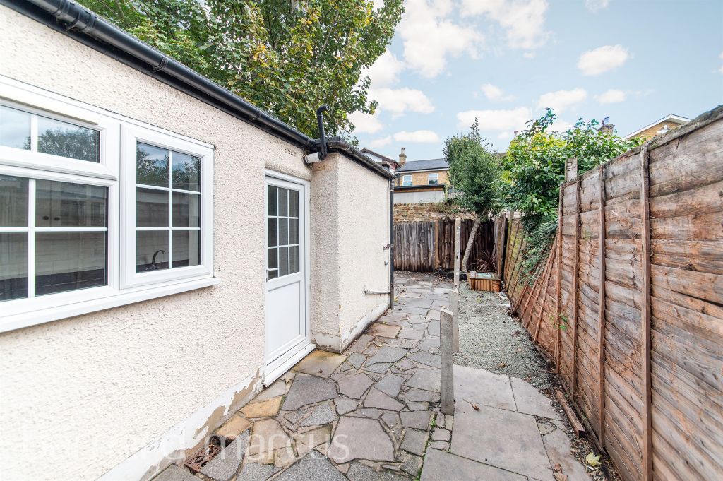 Property photo 3 of 9