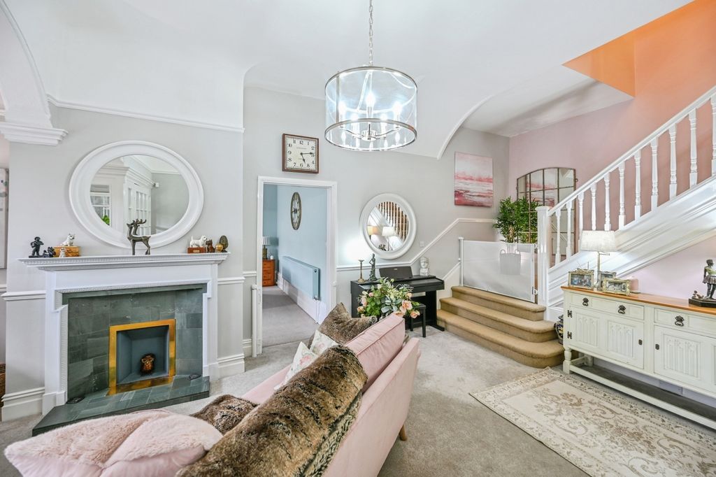 Property photo 2 of 19 Pbox-Img.Jpg