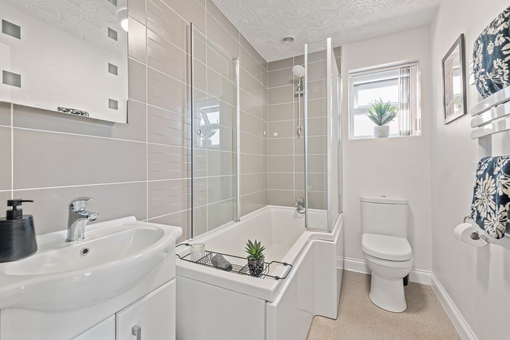 Property photo 3 of 40