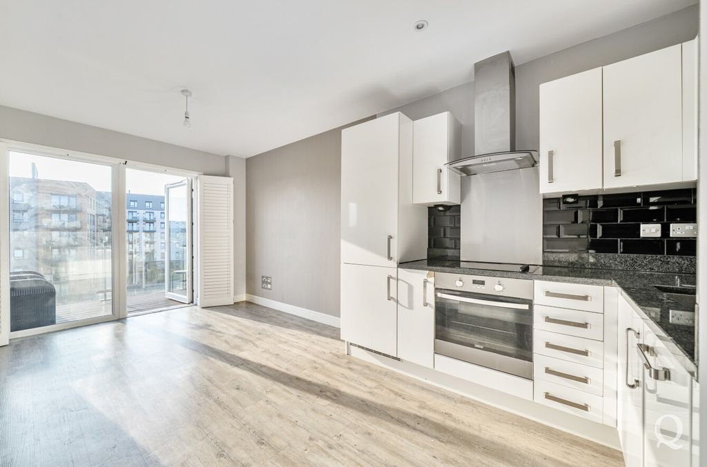 Property photo 2 of 31 B2Fe0A53-7Da1-4Fb...